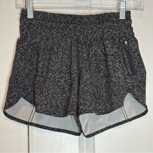 Lululemon Tracker V Black White Micro Dot Running Shorts 6 LW7AHV